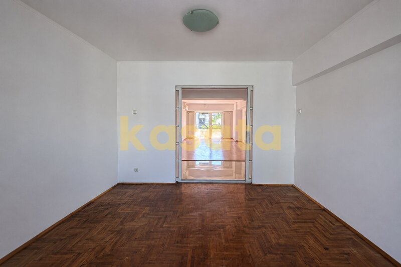 Decebal, rond Alba Iulia, 4 camere, 111.7 mp, bloc 1993, etaj 6/8, centrala
